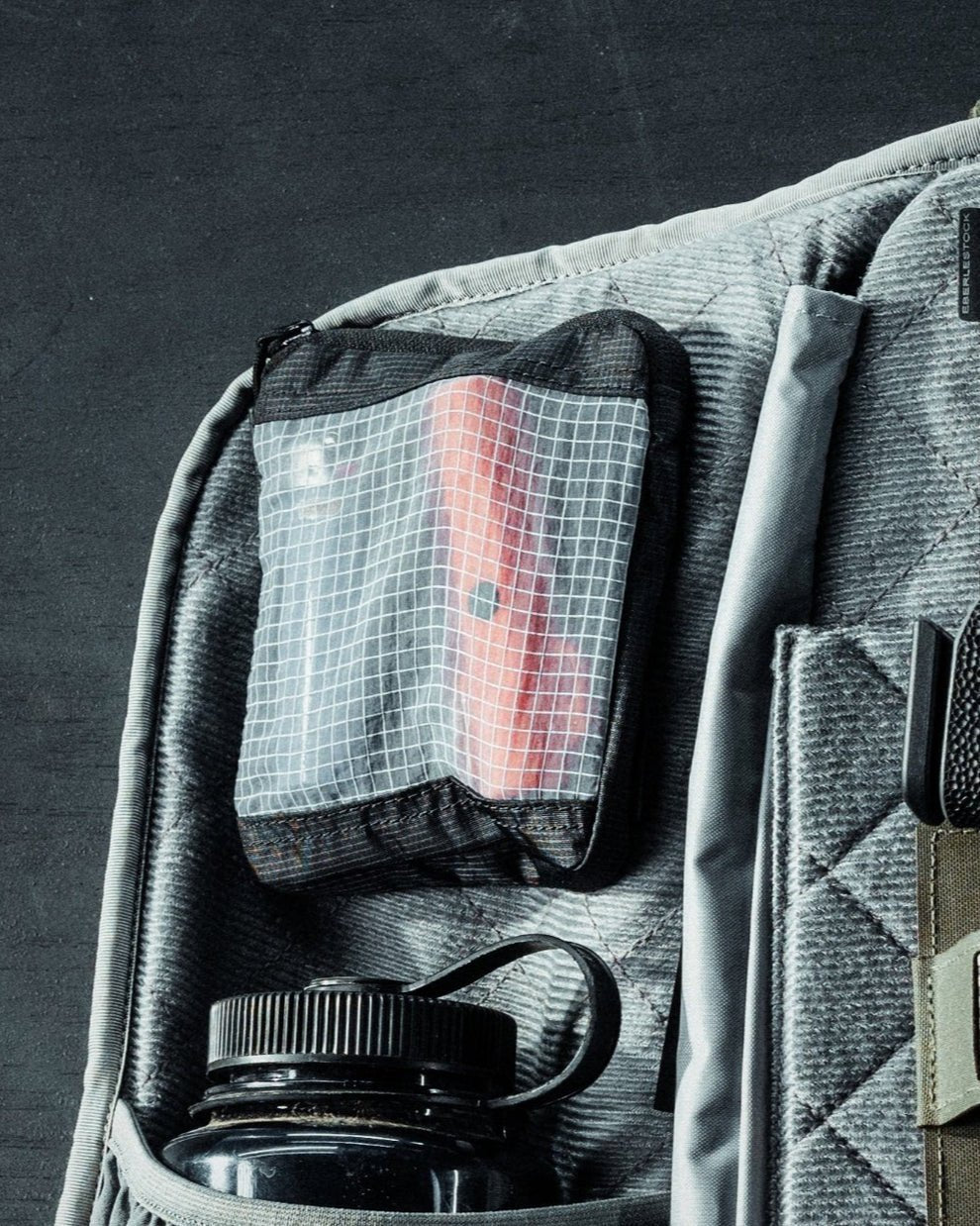 FADE VIEW POUCH