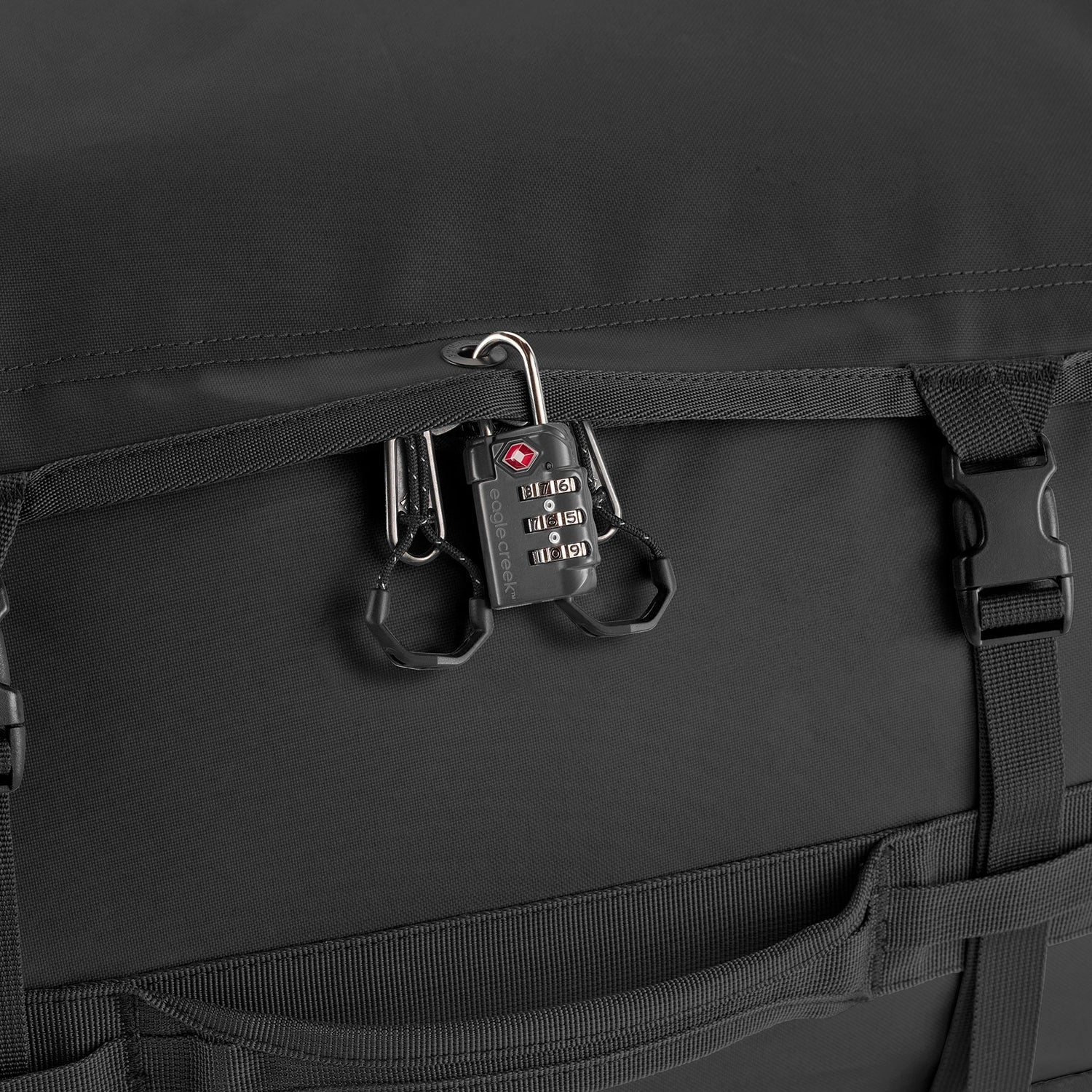 CARGO HAULER WHEELED DUFFEL 110L [JET BLACK]