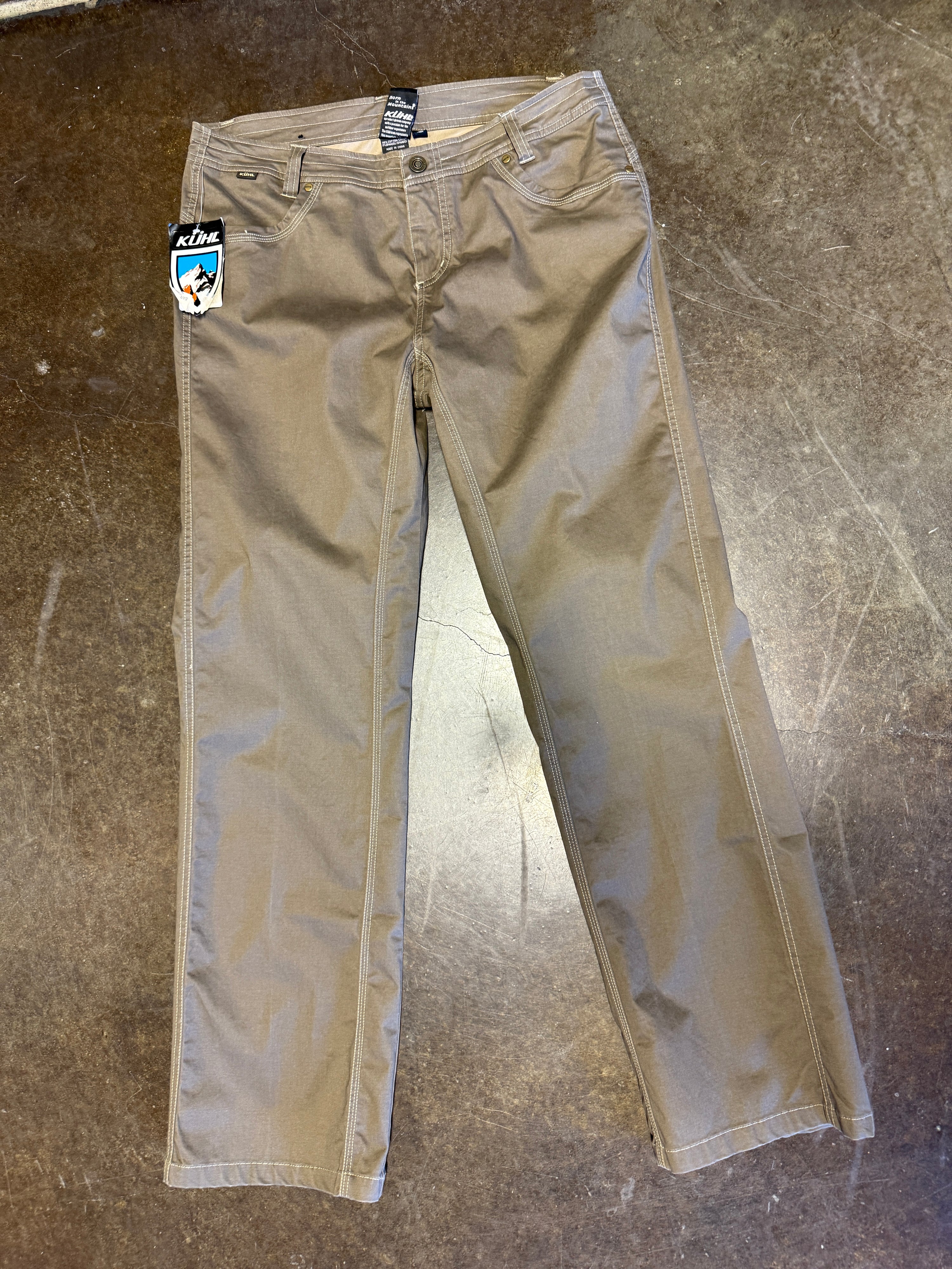 KUHL WOMENS DAGGER PANT COLOR: BROWN SIZE: 14