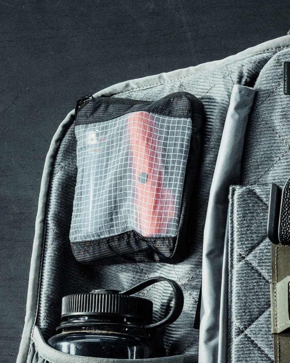 FADE VIEW POUCH