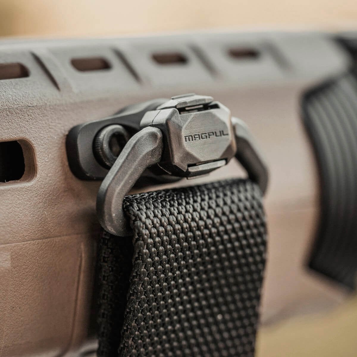 QDM - QUICK DISCONNECT SWIVEL SLING MOUNT